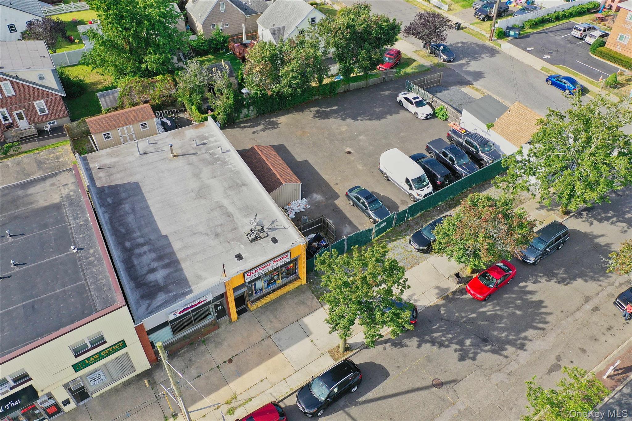 76 Montauk Highway, Amityville, NY 11701