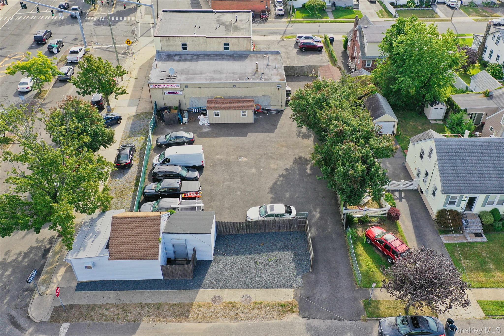 76 Montauk Highway, Amityville, NY 11701