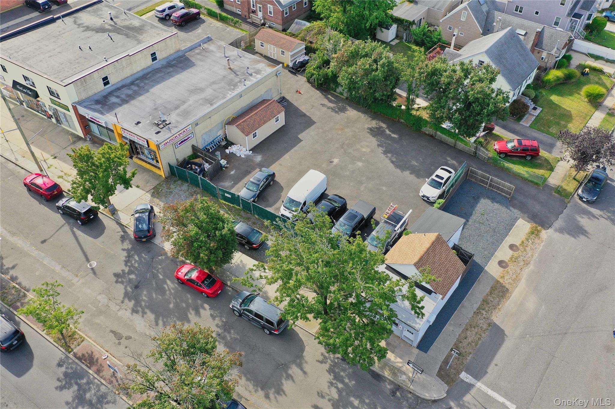 76 Montauk Highway, Amityville, NY 11701