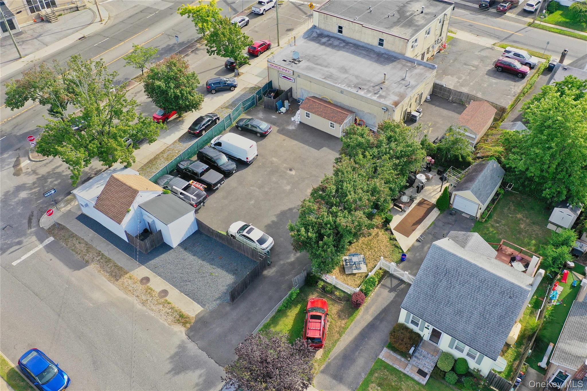 76 Montauk Highway, Amityville, NY 11701