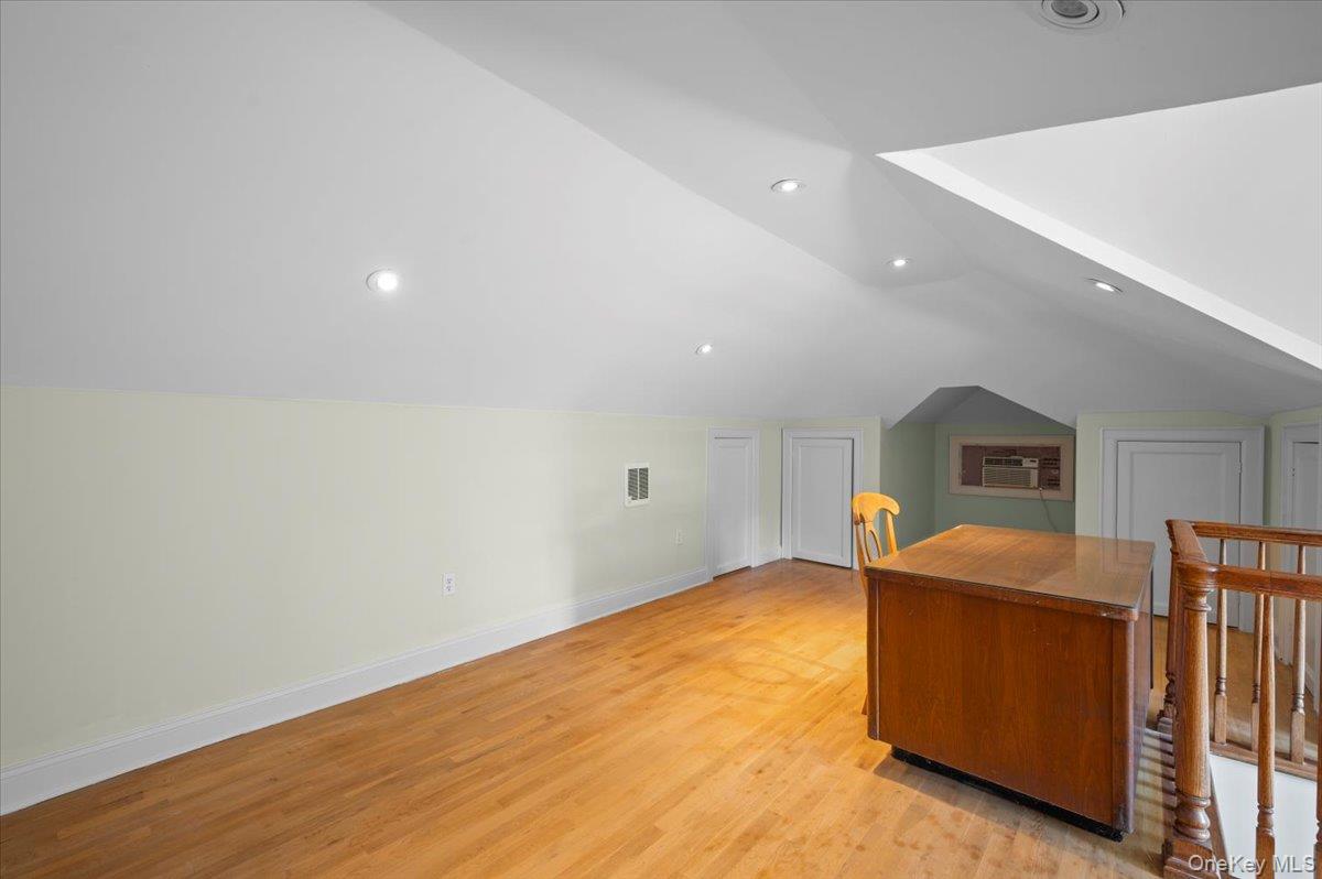 98 Rosehill Avenue, New Rochelle, NY 10804