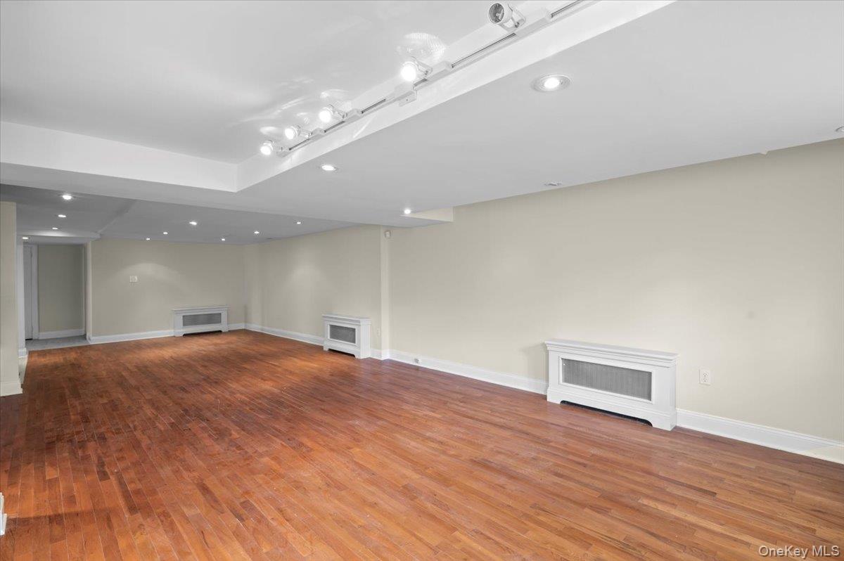 98 Rosehill Avenue, New Rochelle, NY 10804