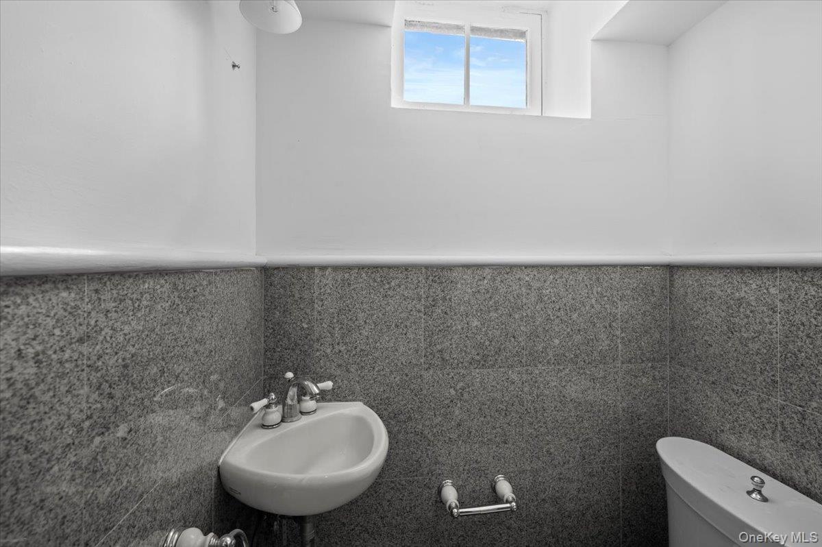 98 Rosehill Avenue, New Rochelle, NY 10804