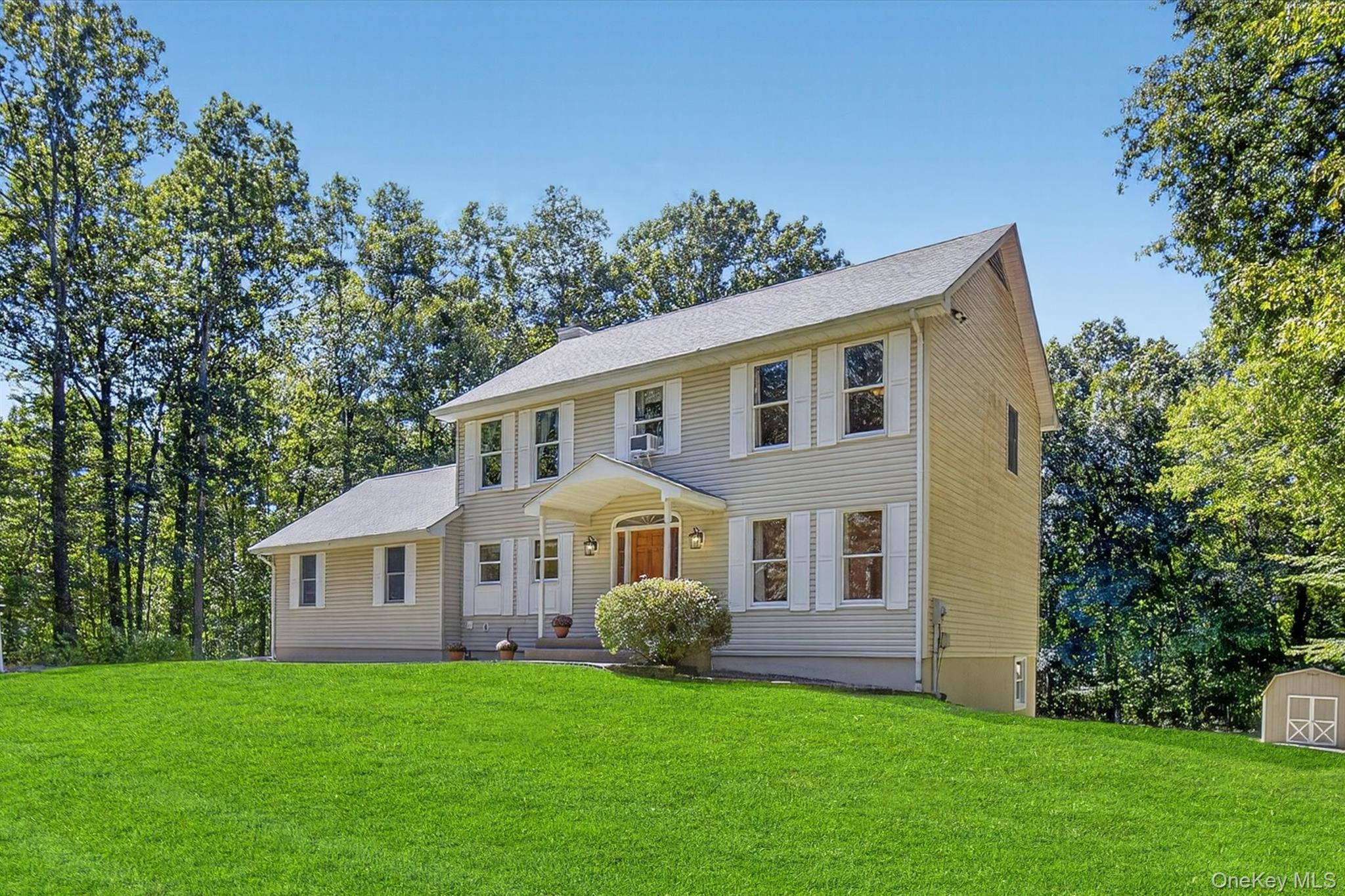 25 Country Pond Lane, Modena, NY 12548