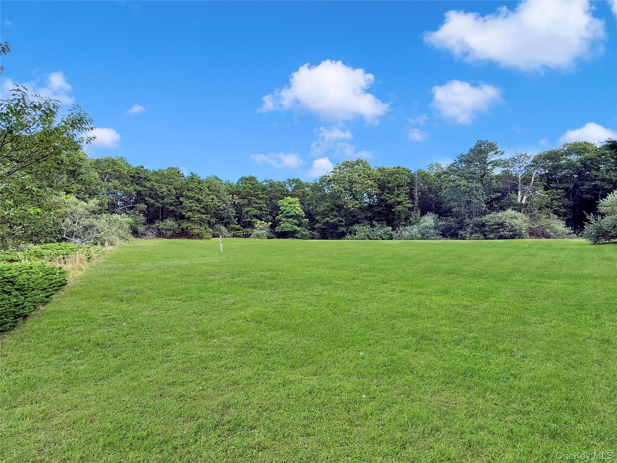 36 Ashley Circle, Manorville, NY 11949