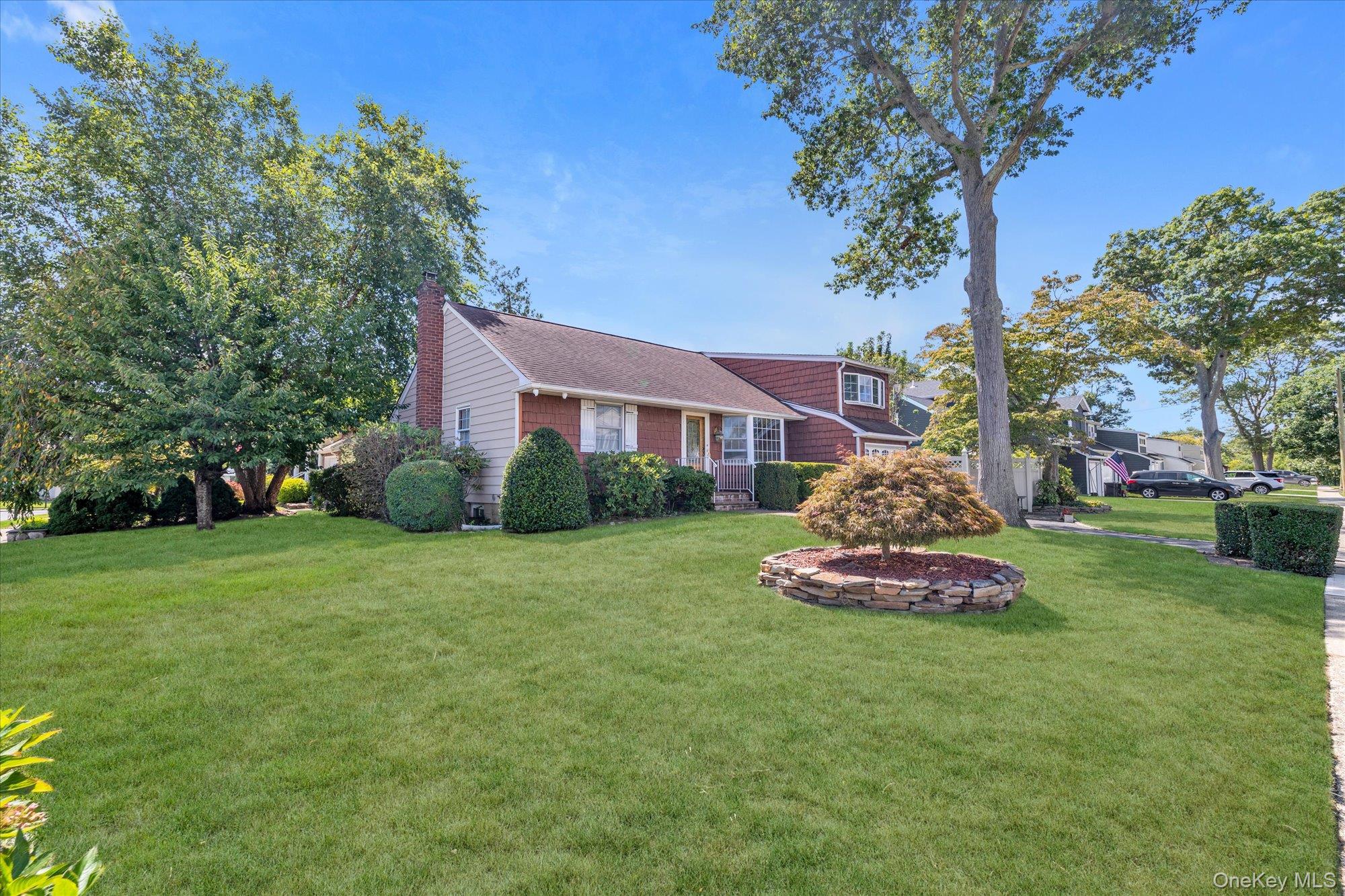 3902 Beechwood Place, Seaford, NY 11783