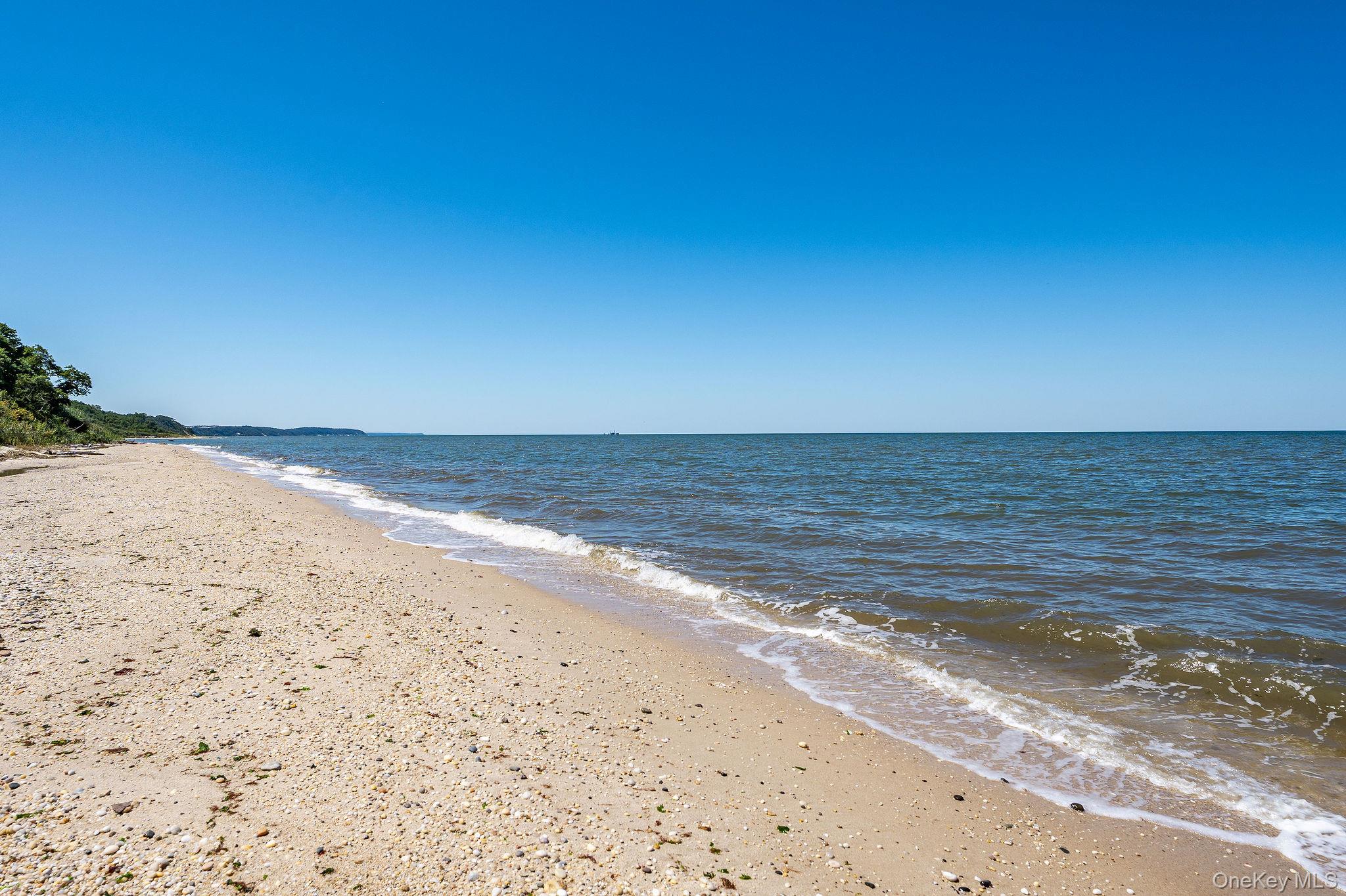 3875 Hallock Lane, Mattituck, NY 11952