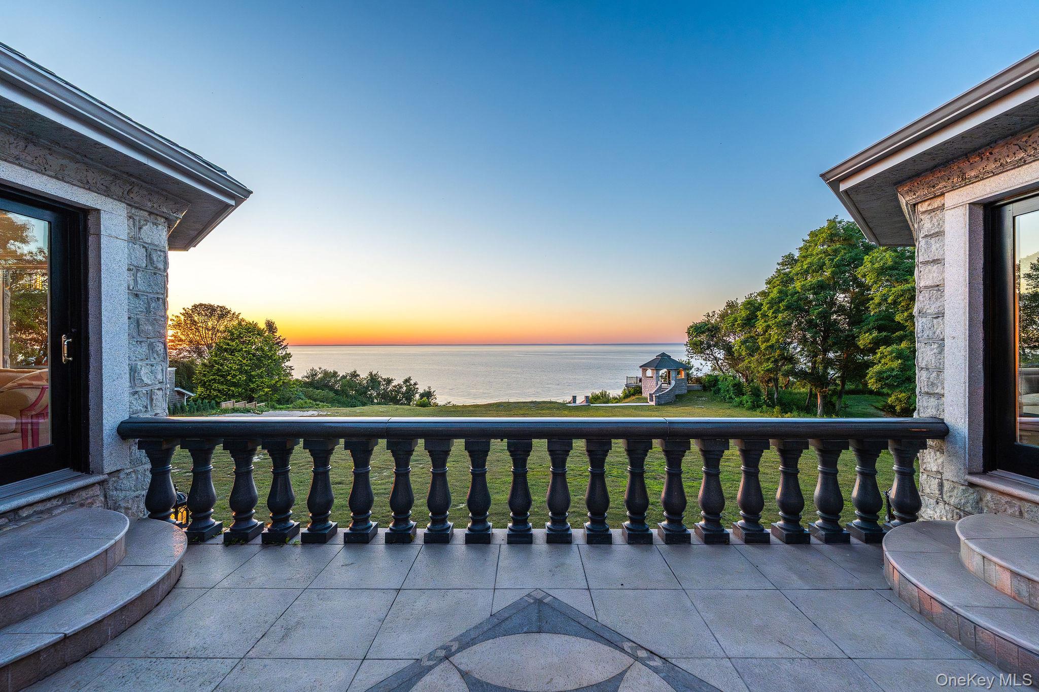 3875 Hallock Lane, Mattituck, NY 11952