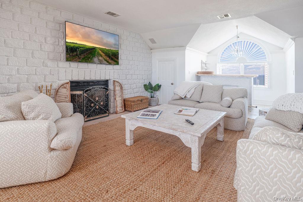 3875 Hallock Lane, Mattituck, NY 11952