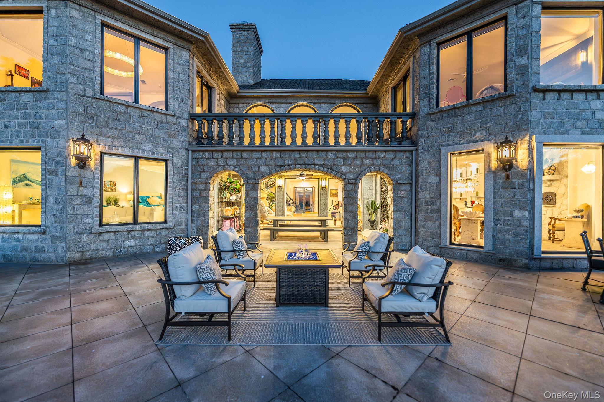 3875 Hallock Lane, Mattituck, NY 11952