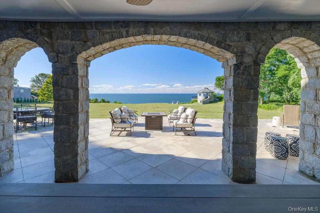 3875 Hallock Lane, Mattituck, NY 11952