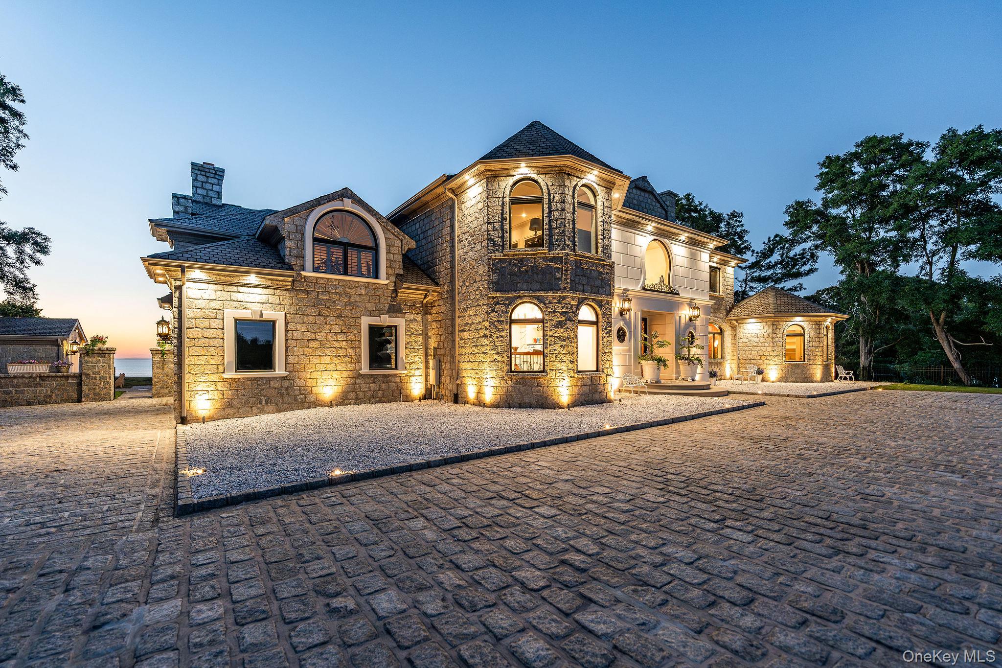 3875 Hallock Lane, Mattituck, NY 11952