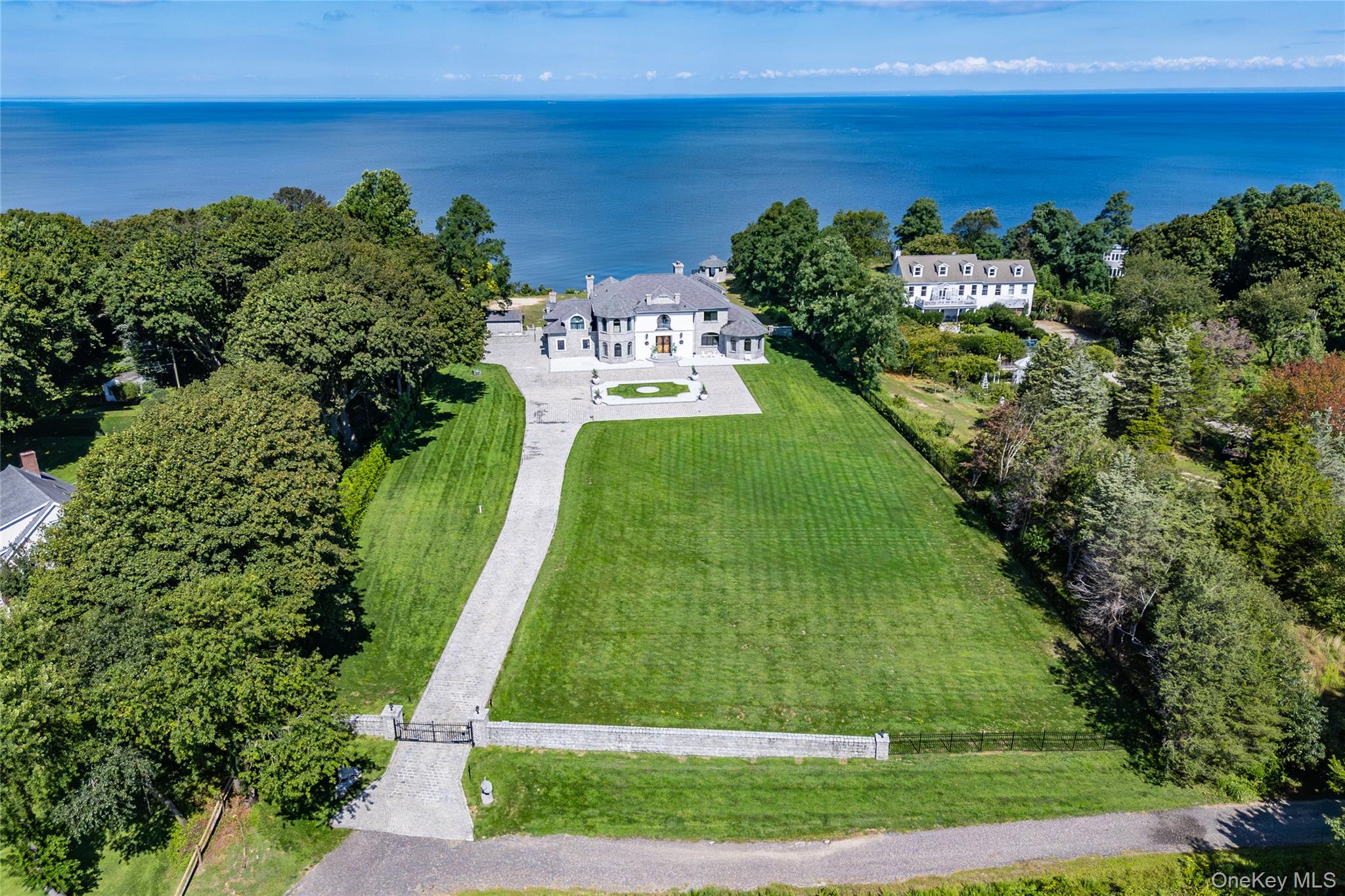 3875 Hallock Lane, Mattituck, NY 11952