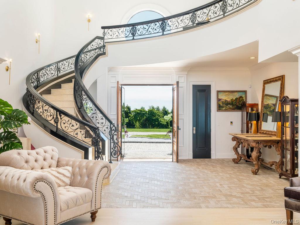 3875 Hallock Lane, Mattituck, NY 11952