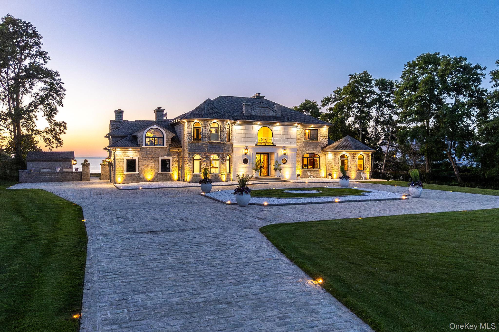 3875 Hallock Lane, Mattituck, NY 11952