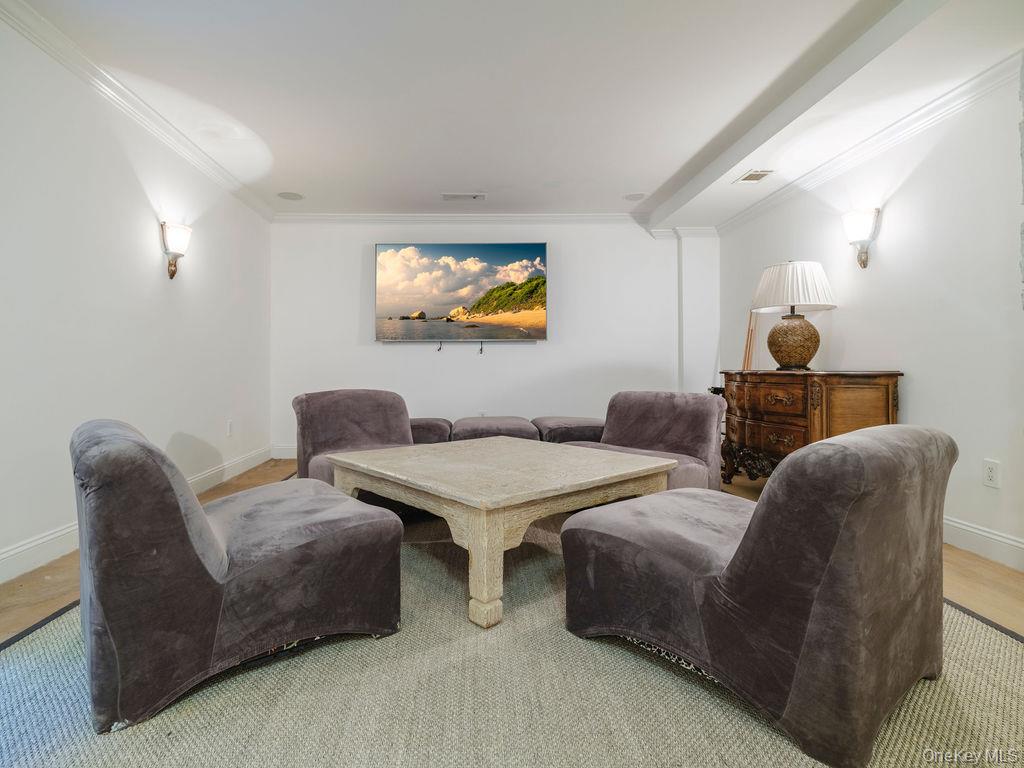 3875 Hallock Lane, Mattituck, NY 11952