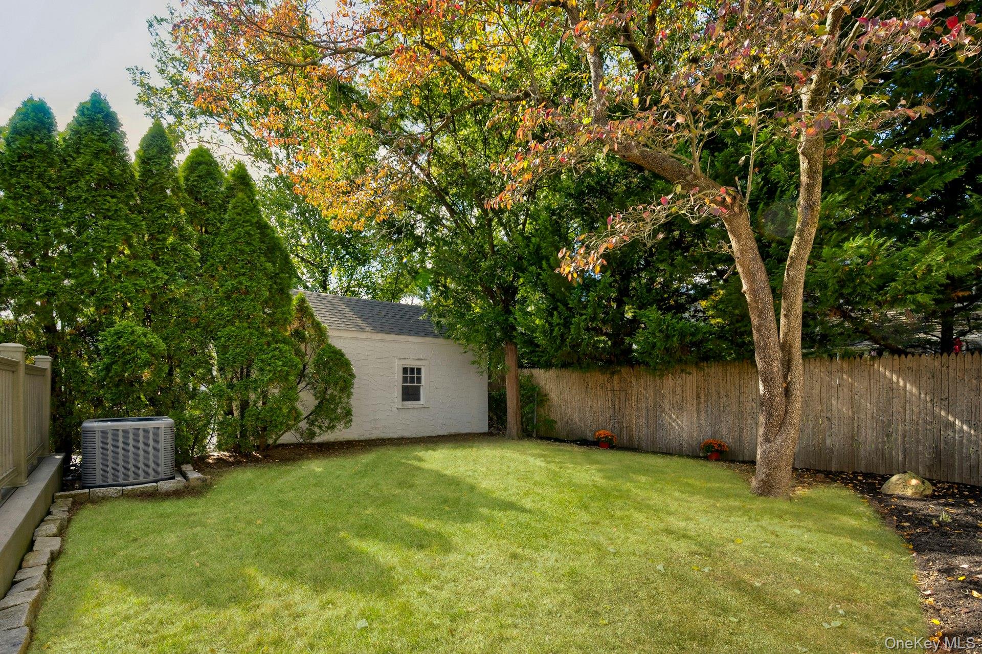 34 Hillview Avenue, Port Washington, NY 11050