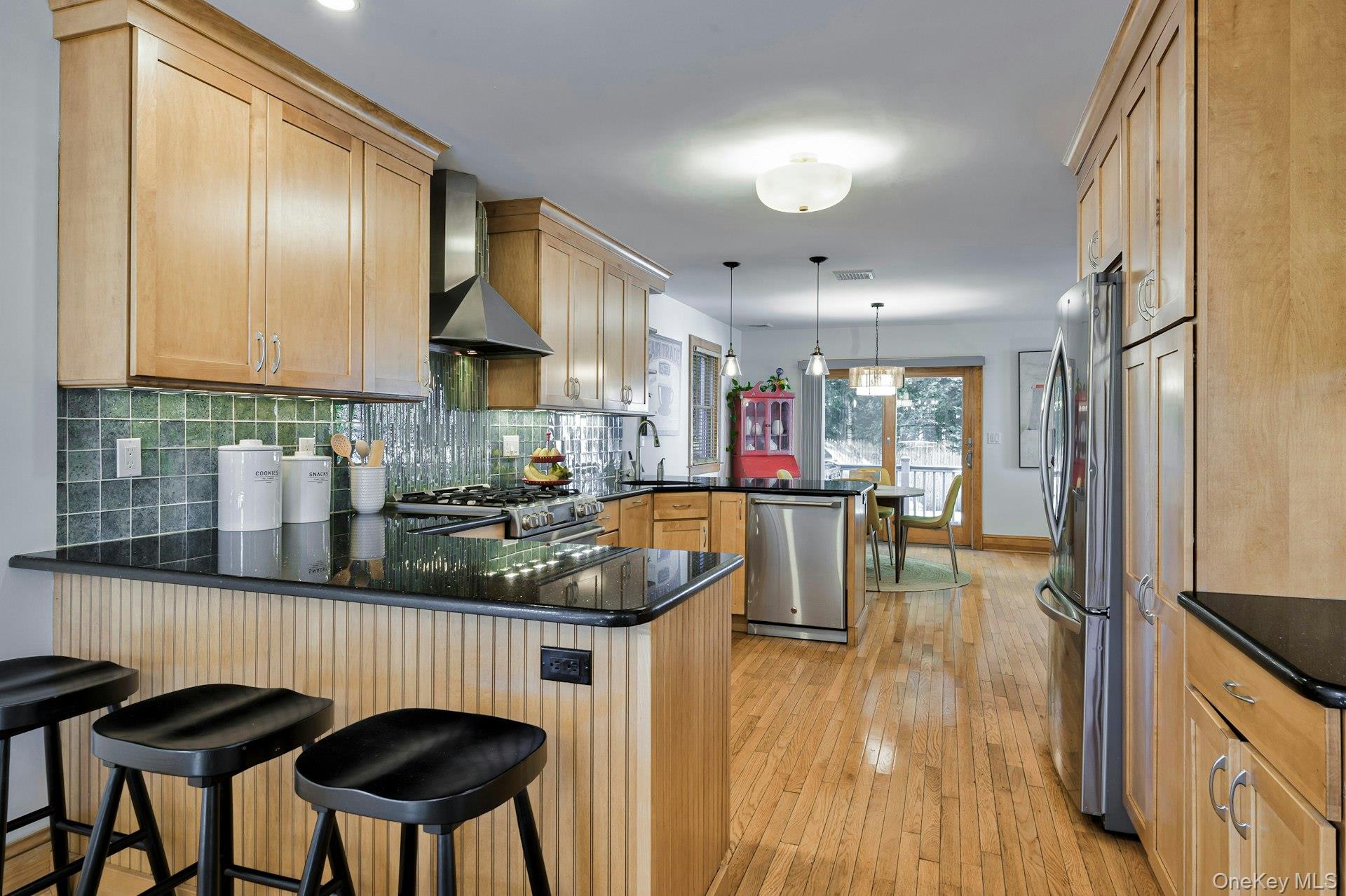 34 Hillview Avenue, Port Washington, NY 11050