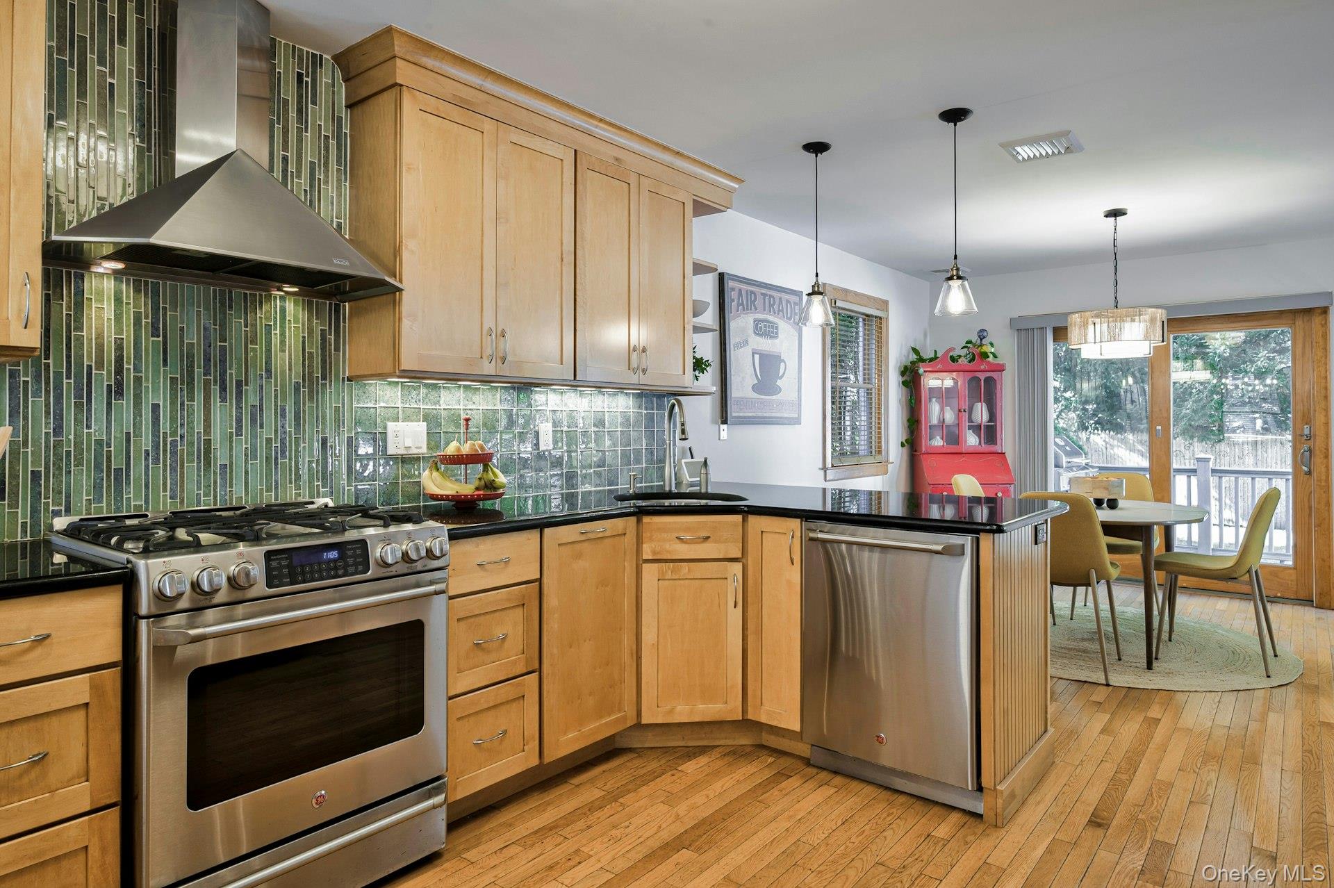 34 Hillview Avenue, Port Washington, NY 11050