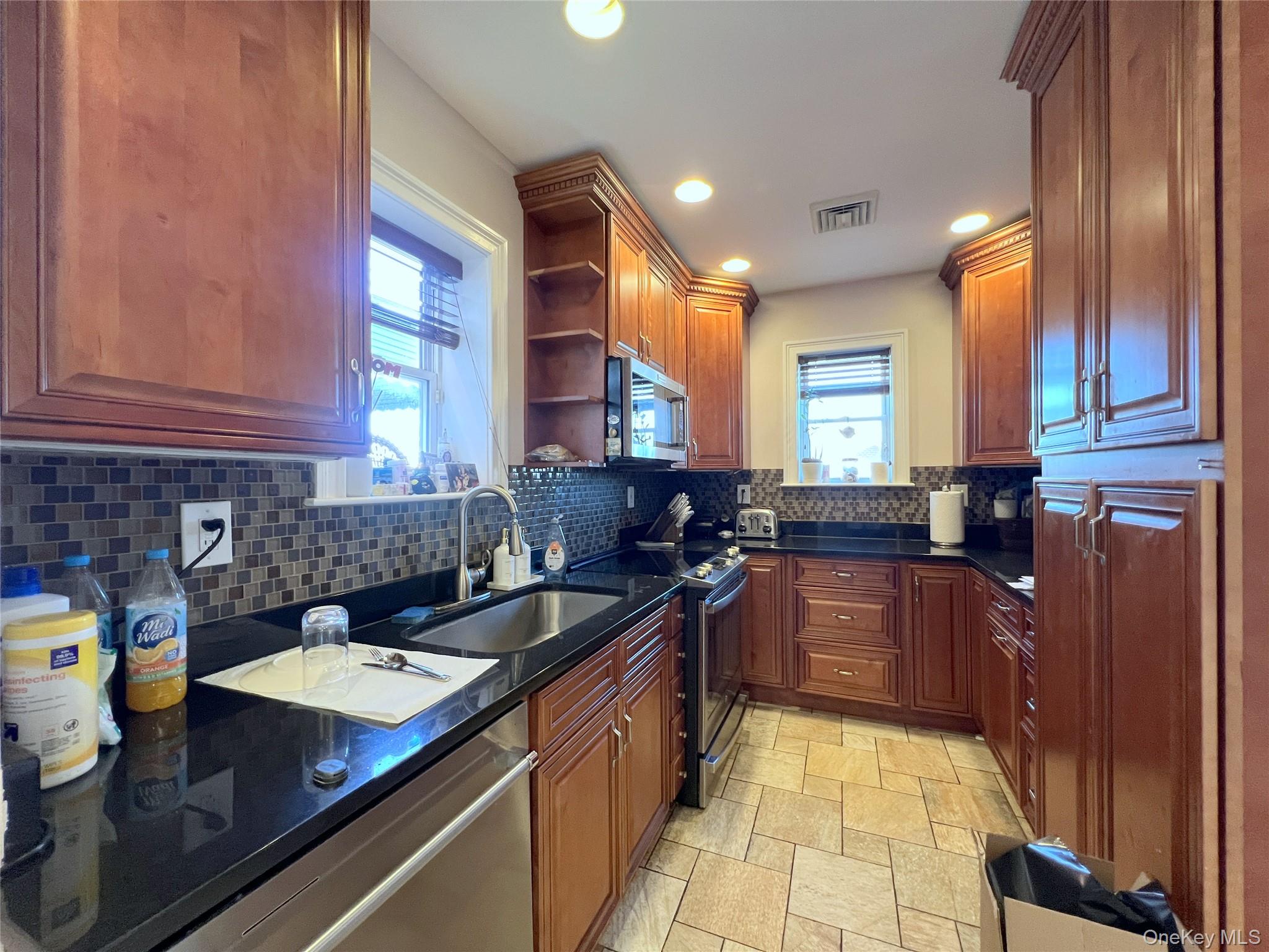 6731 52nd Road, Maspeth, NY 11378