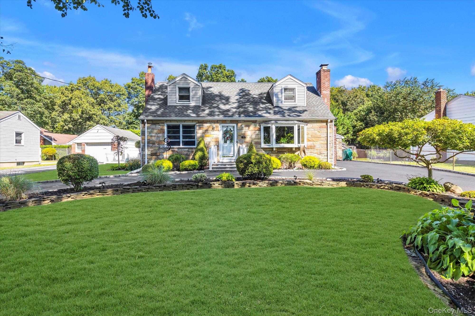 456 2nd Avenue W, East Northport, NY 11731