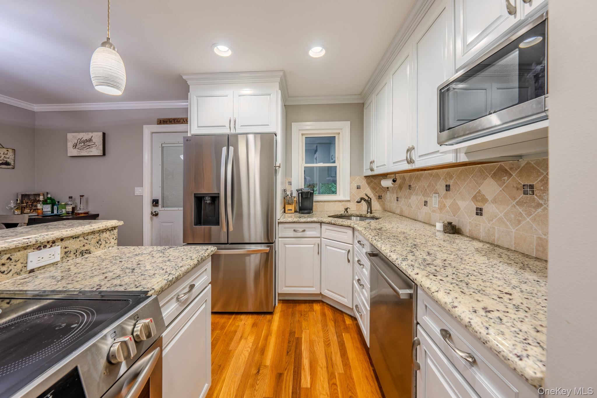 261 Fernwood Terrace, Garden City, NY 11530