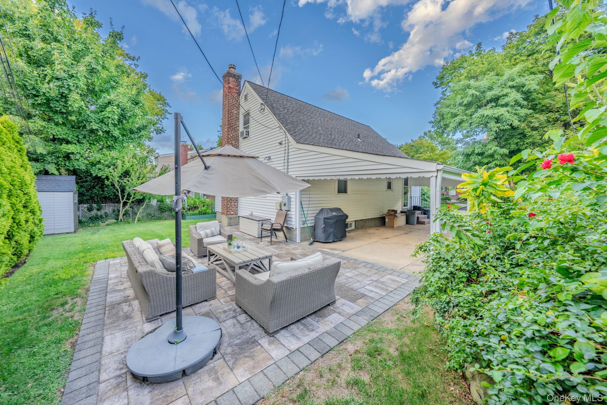 261 Fernwood Terrace, Garden City, NY 11530