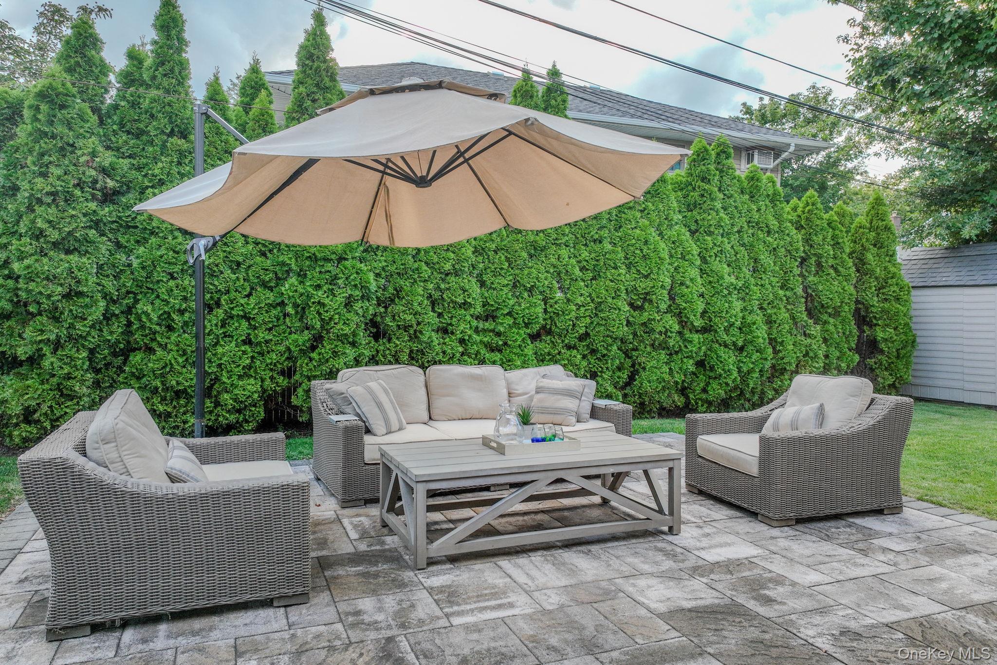 261 Fernwood Terrace, Garden City, NY 11530