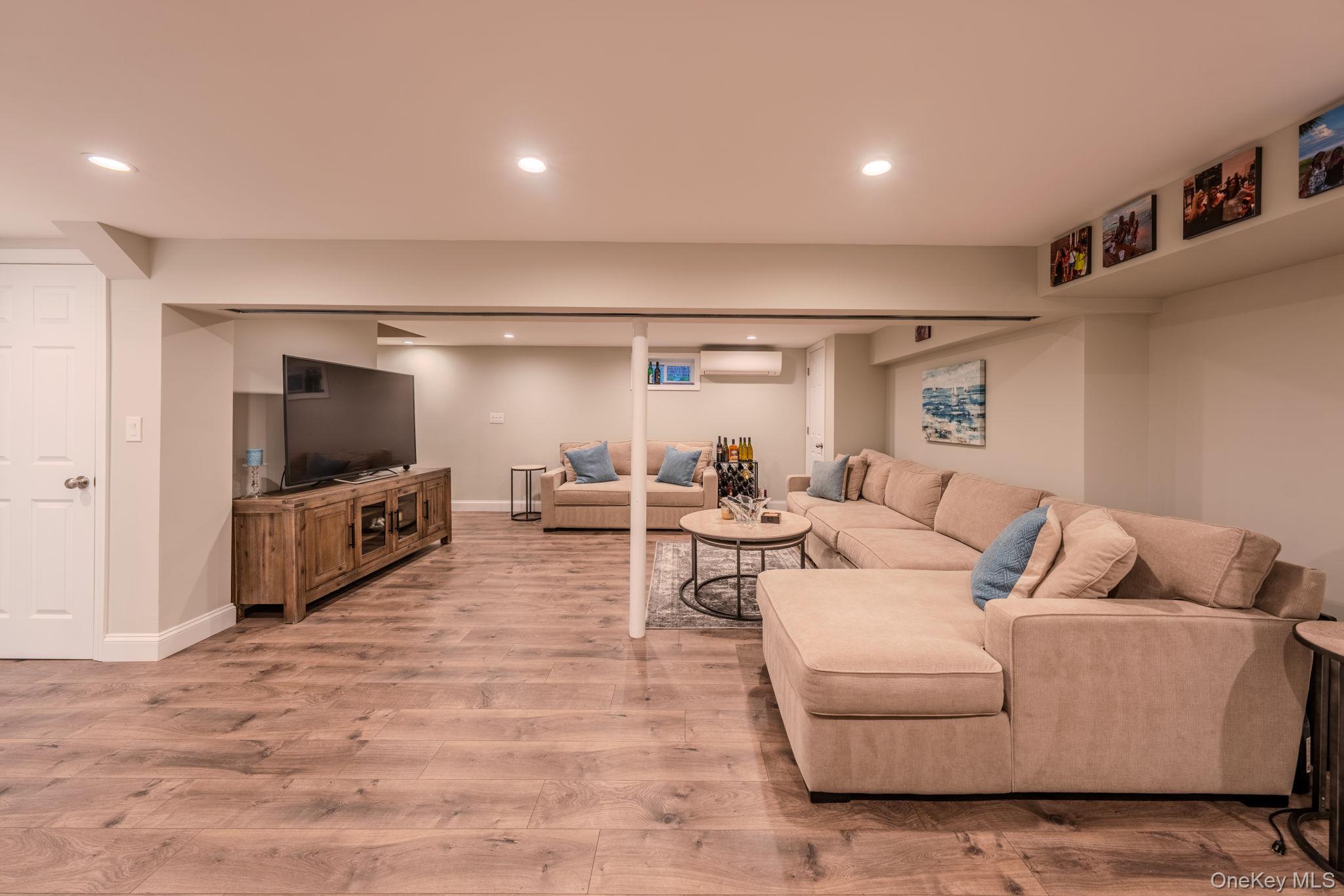 261 Fernwood Terrace, Garden City, NY 11530