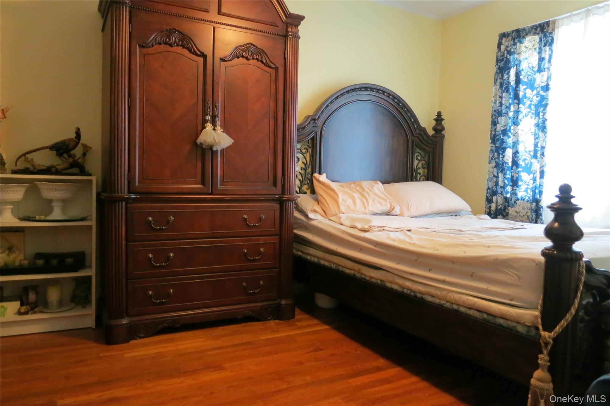 1550 Debra Place, Valley Stream, NY 11580