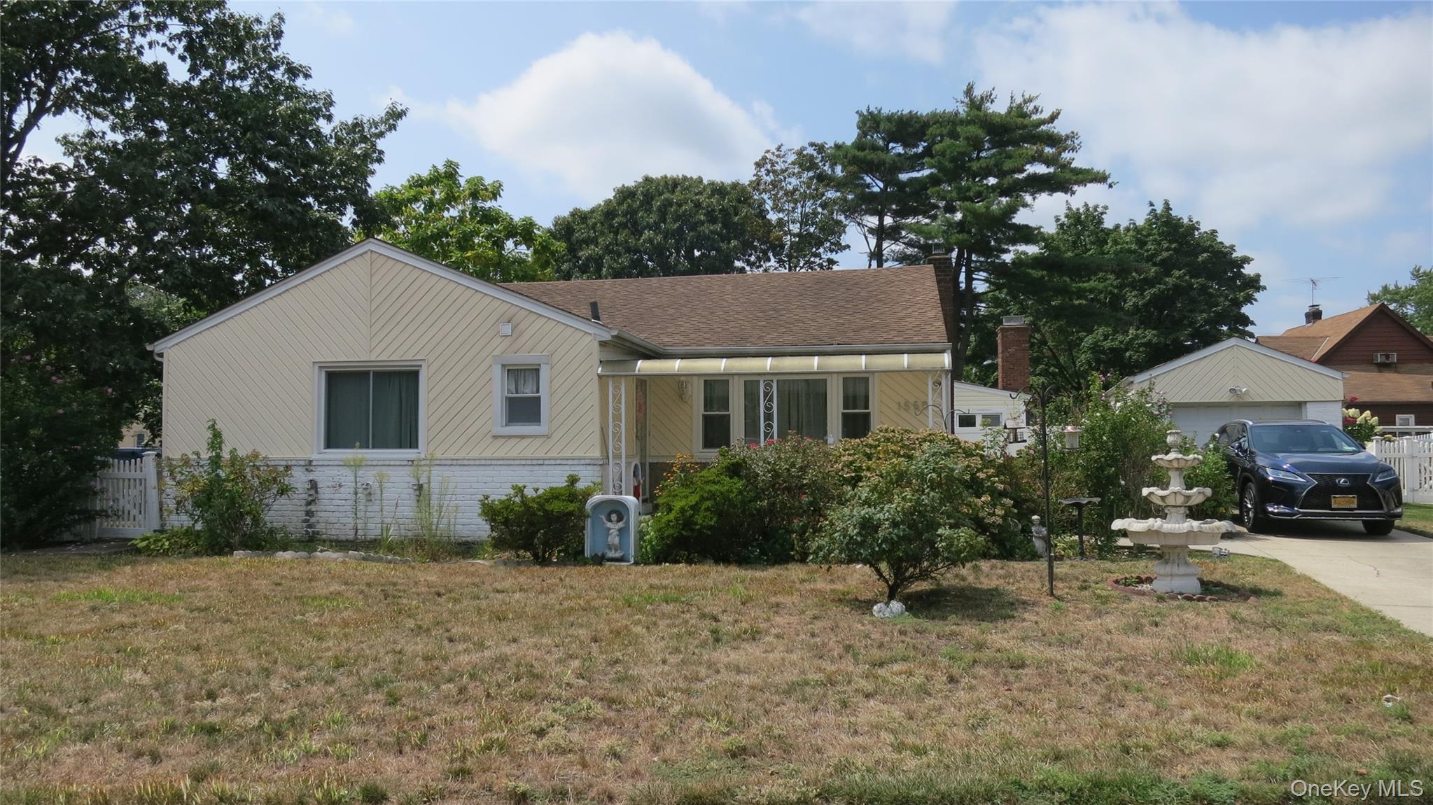 1550 Debra Place, Valley Stream, NY 11580