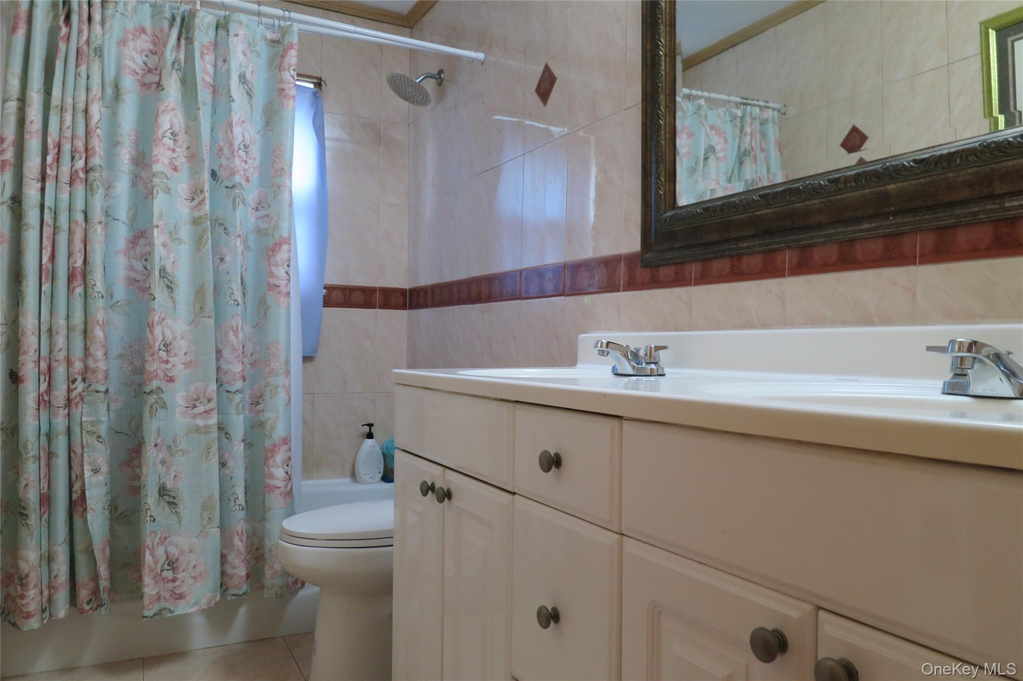 1550 Debra Place, Valley Stream, NY 11580