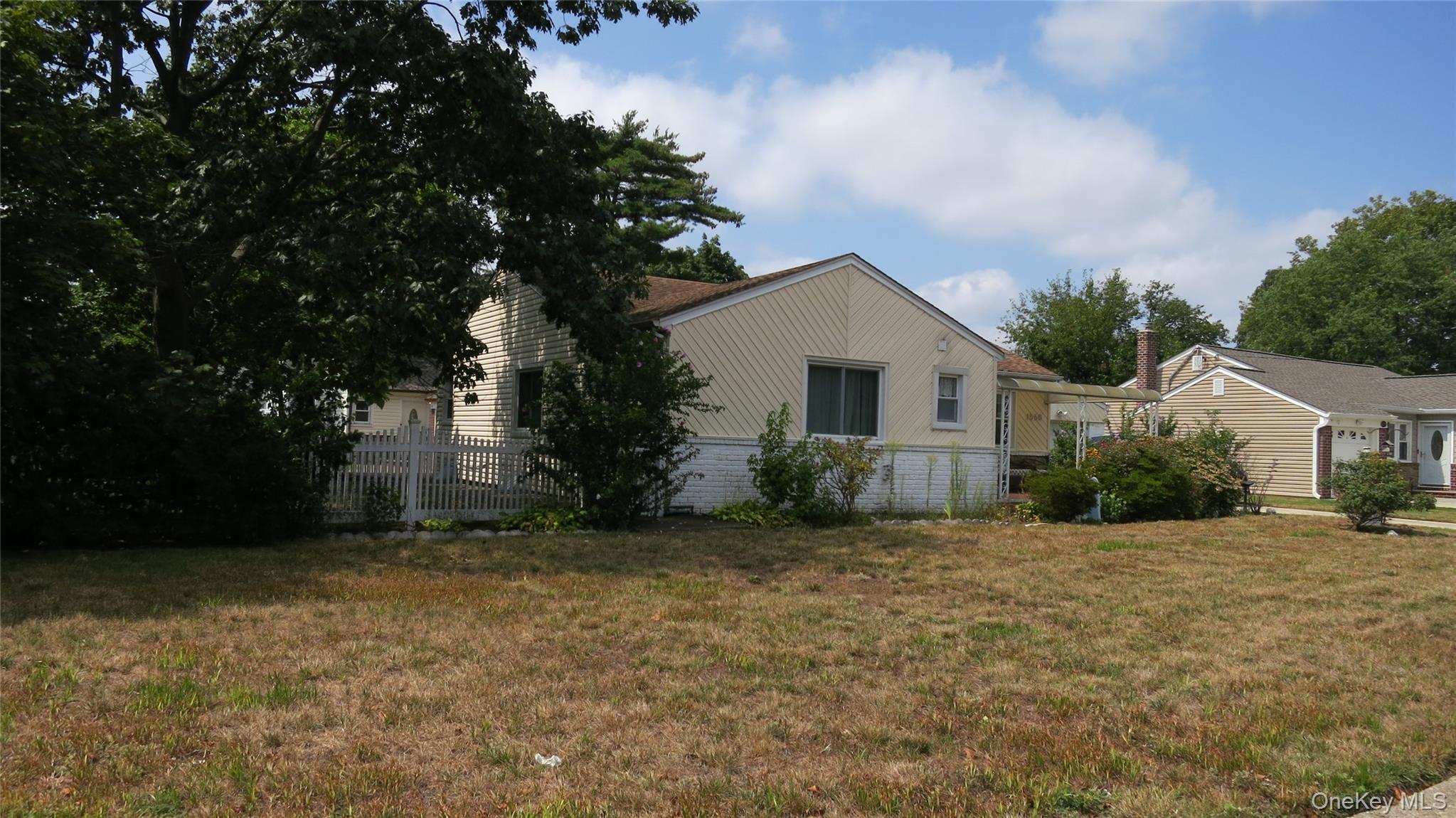 1550 Debra Place, Valley Stream, NY 11580