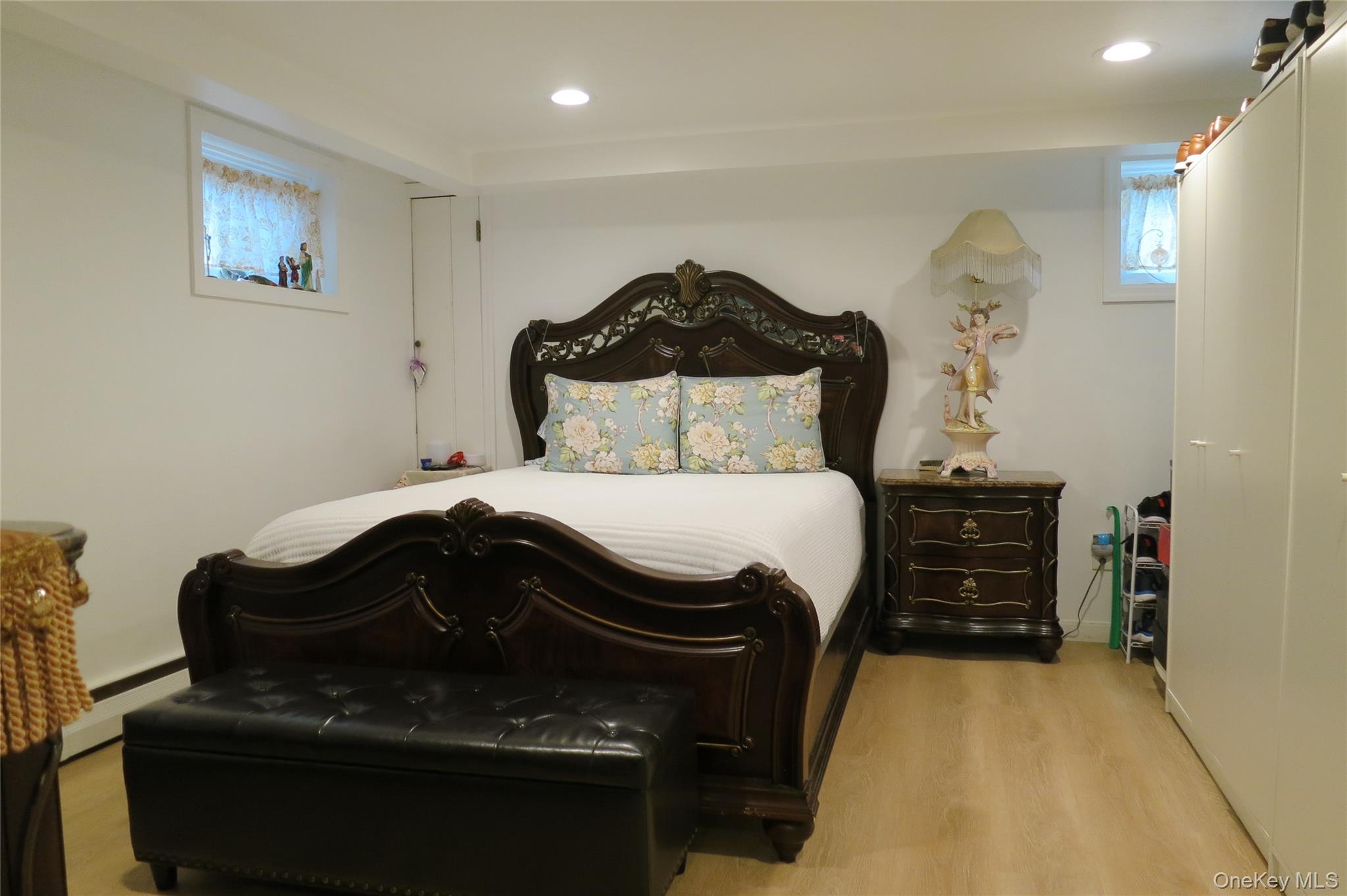 1550 Debra Place, Valley Stream, NY 11580