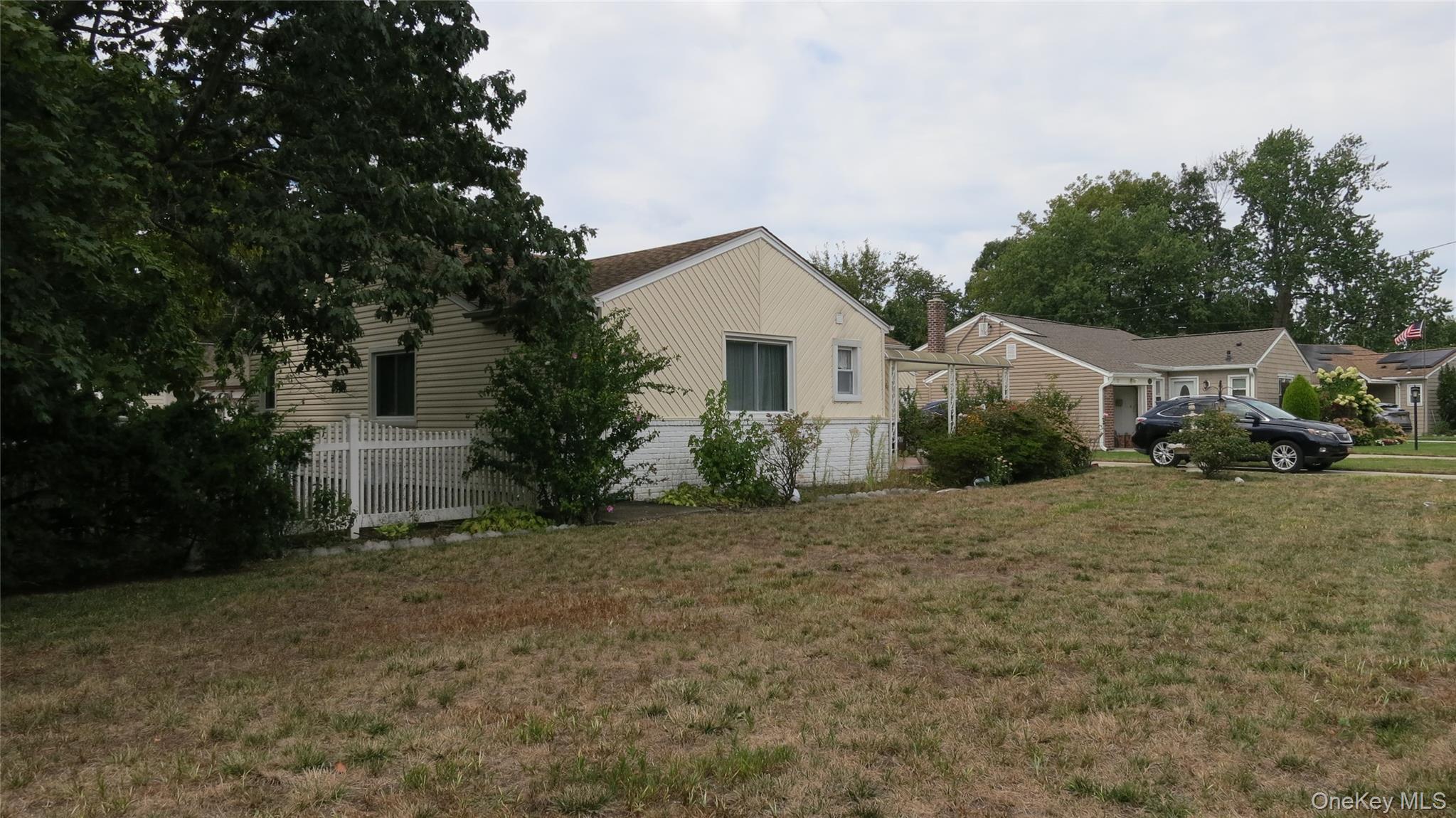 1550 Debra Place, Valley Stream, NY 11580