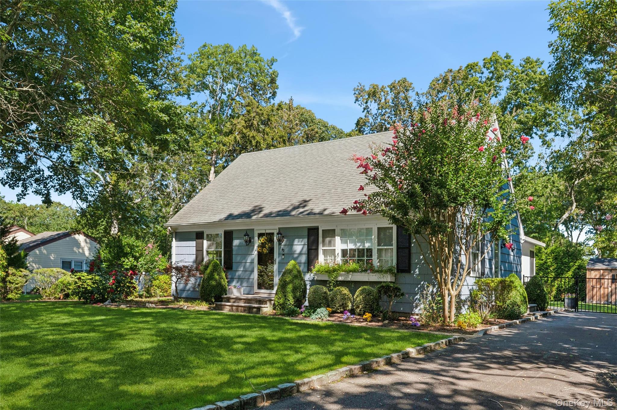 40 Donellan Road, Hampton Bays, NY 11946