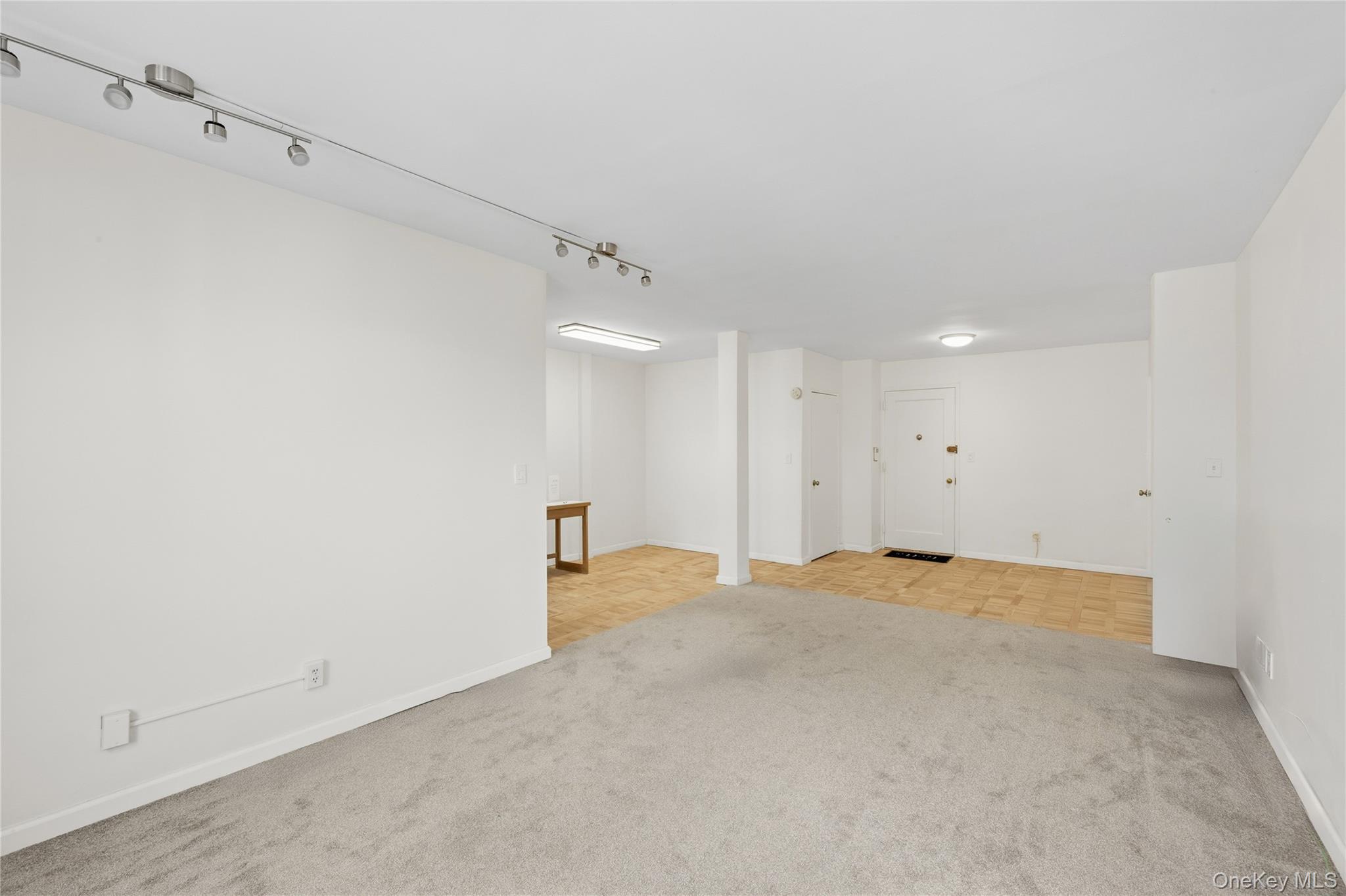 240 Central Avenue # 2F, Lawrence, NY 11559