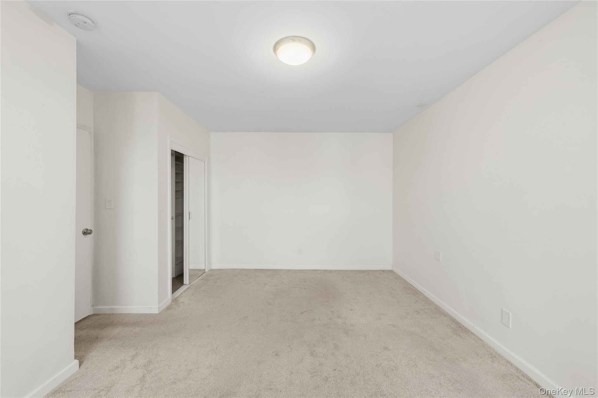 240 Central Avenue # 2F, Lawrence, NY 11559