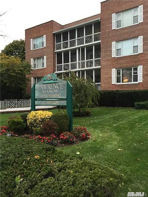 240 Central Avenue # 2F, Lawrence, NY 11559