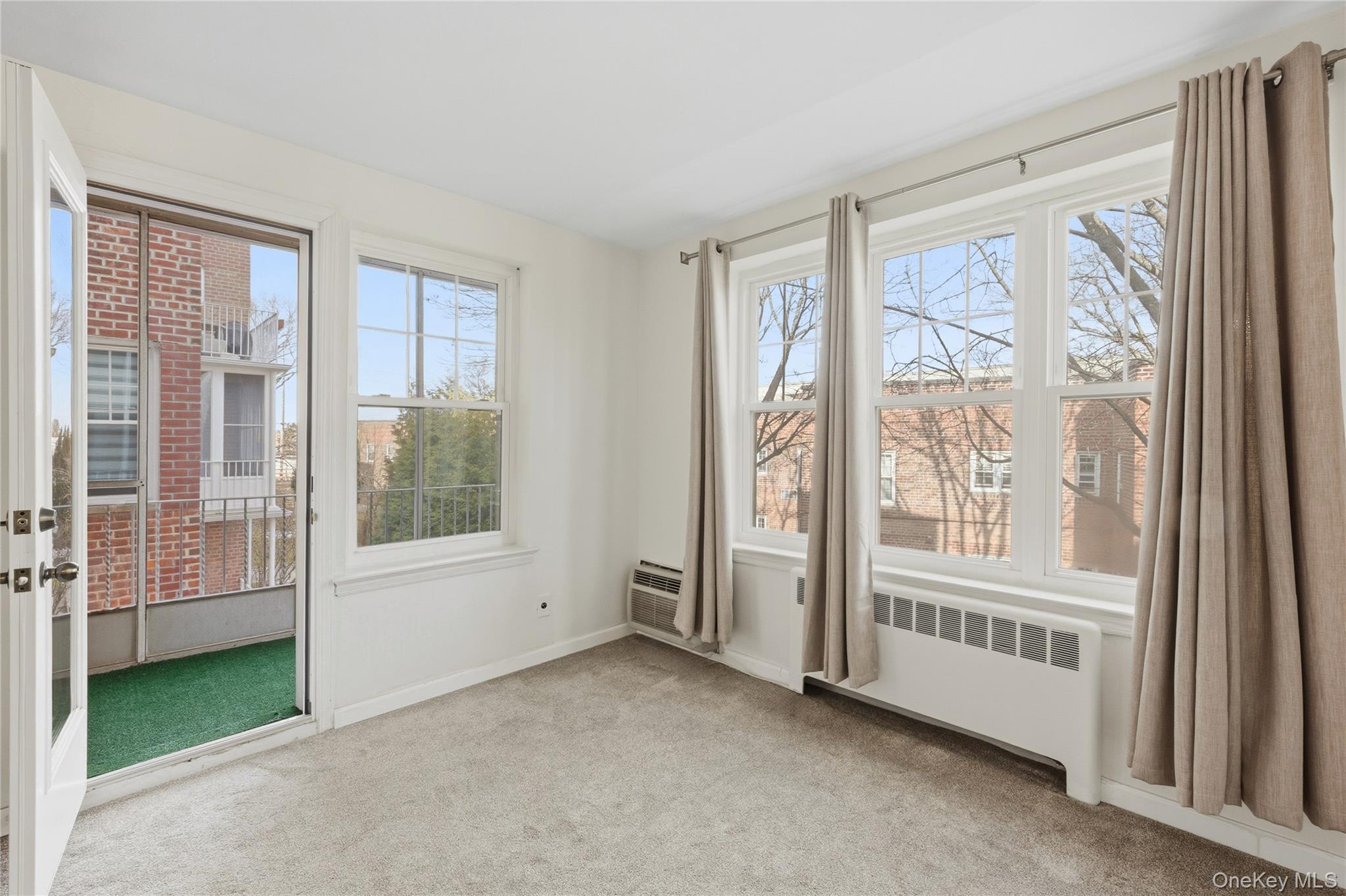 240 Central Avenue # 2F, Lawrence, NY 11559