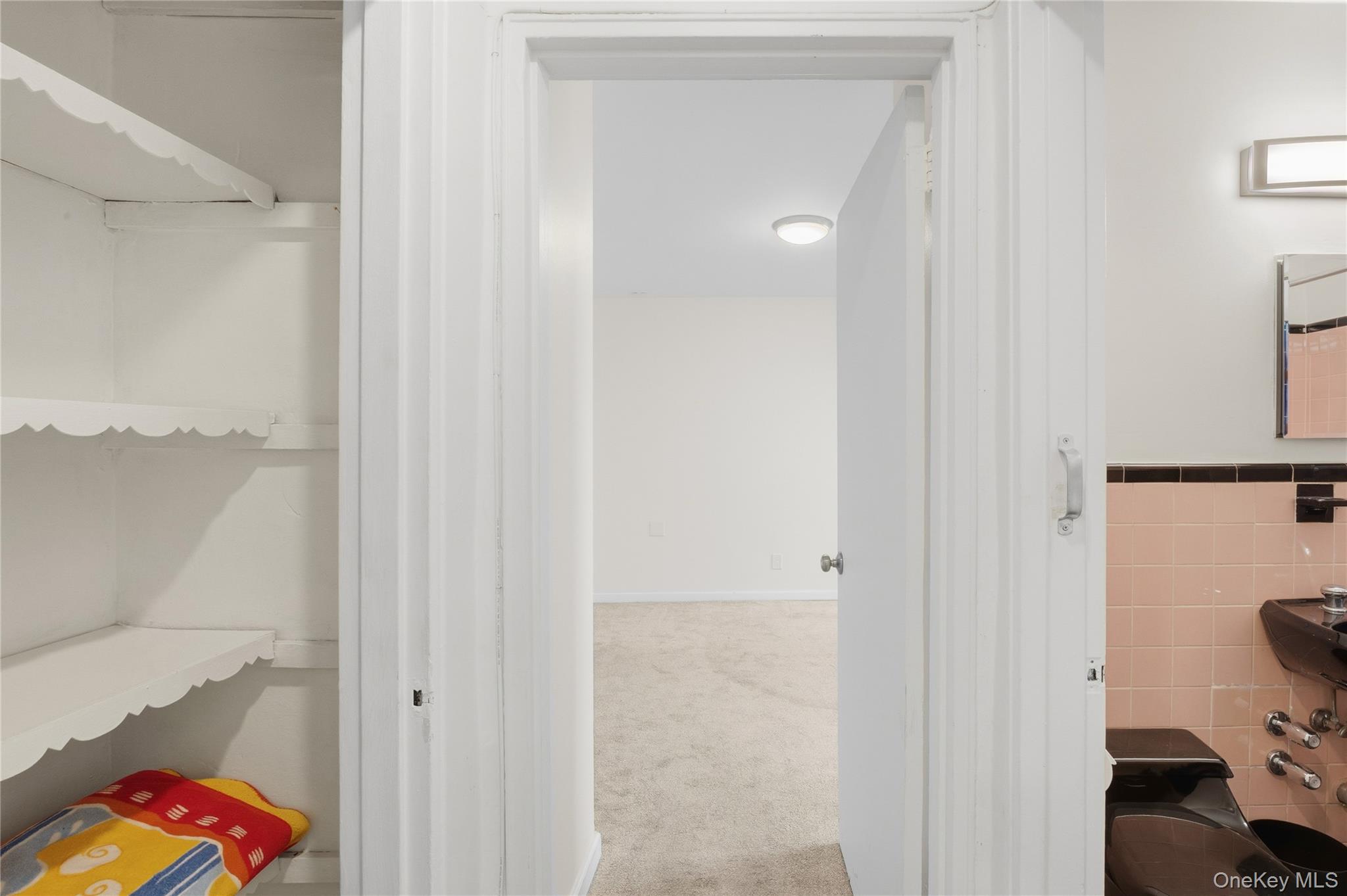 240 Central Avenue # 2F, Lawrence, NY 11559