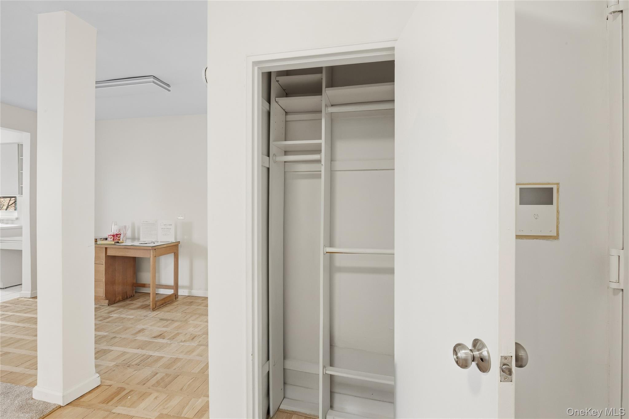 240 Central Avenue # 2F, Lawrence, NY 11559