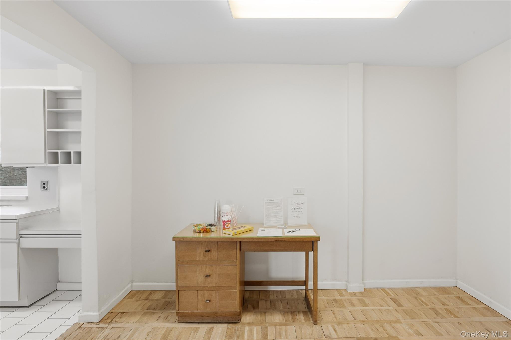 240 Central Avenue # 2F, Lawrence, NY 11559