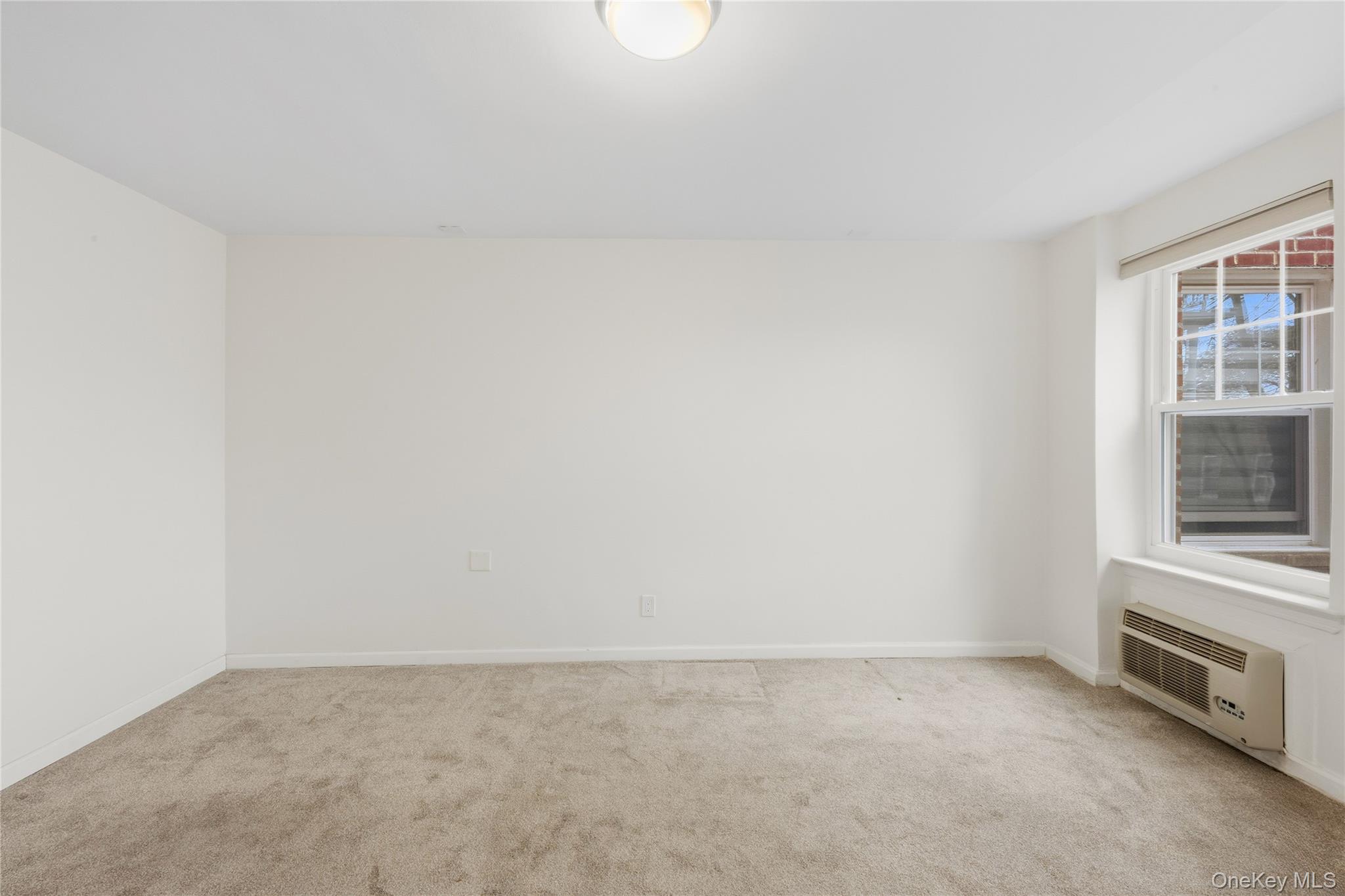 240 Central Avenue # 2F, Lawrence, NY 11559