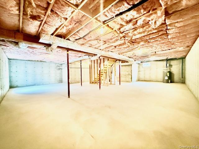 42 Chestnut Street, Coram, NY 11727