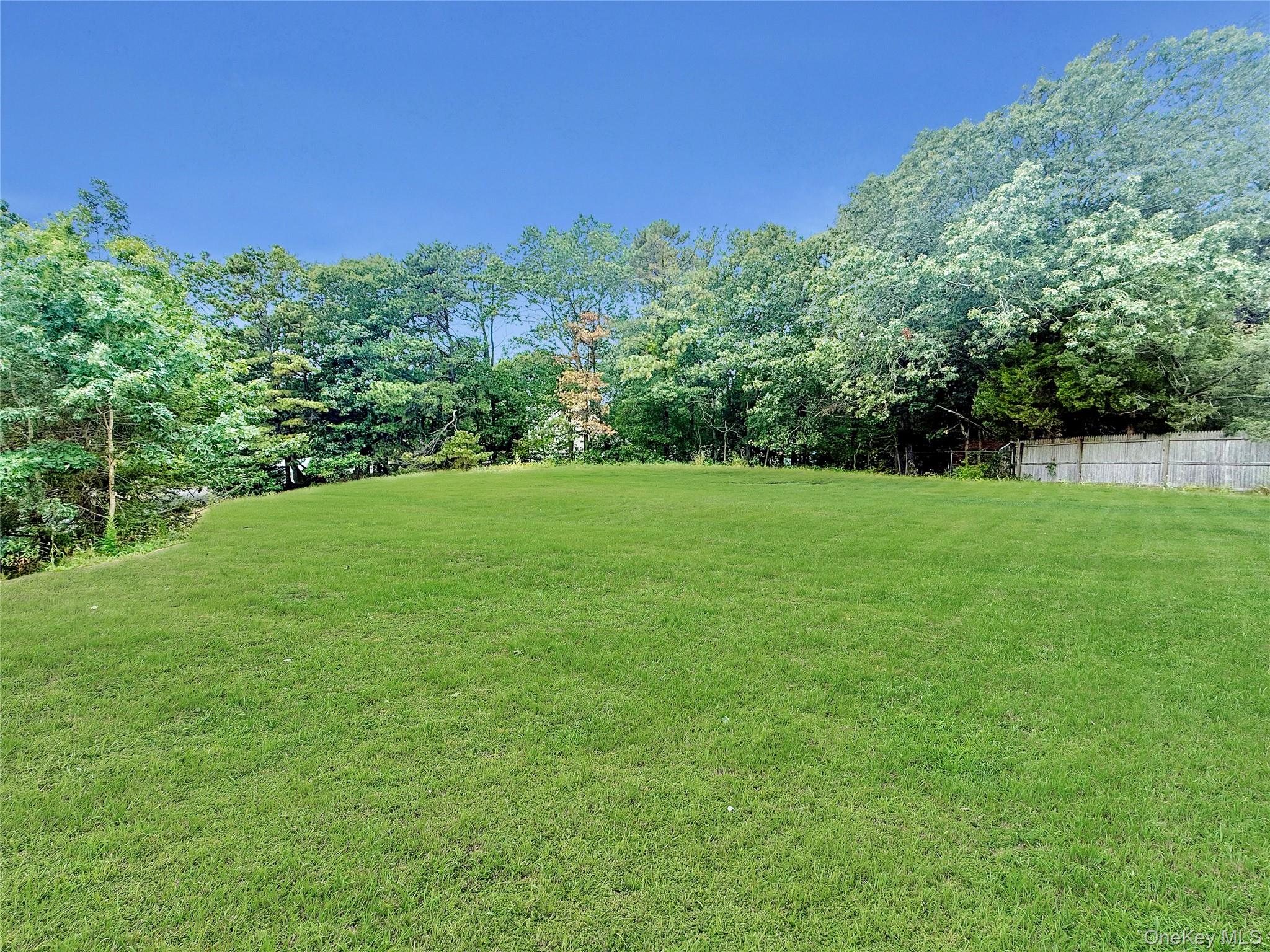 42 Chestnut Street, Coram, NY 11727