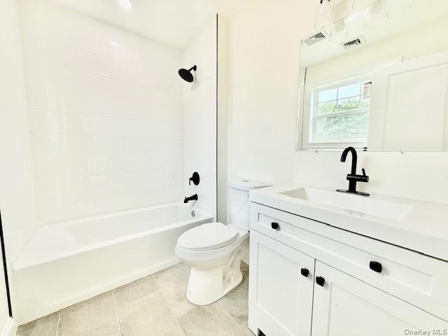 42 Chestnut Street, Coram, NY 11727