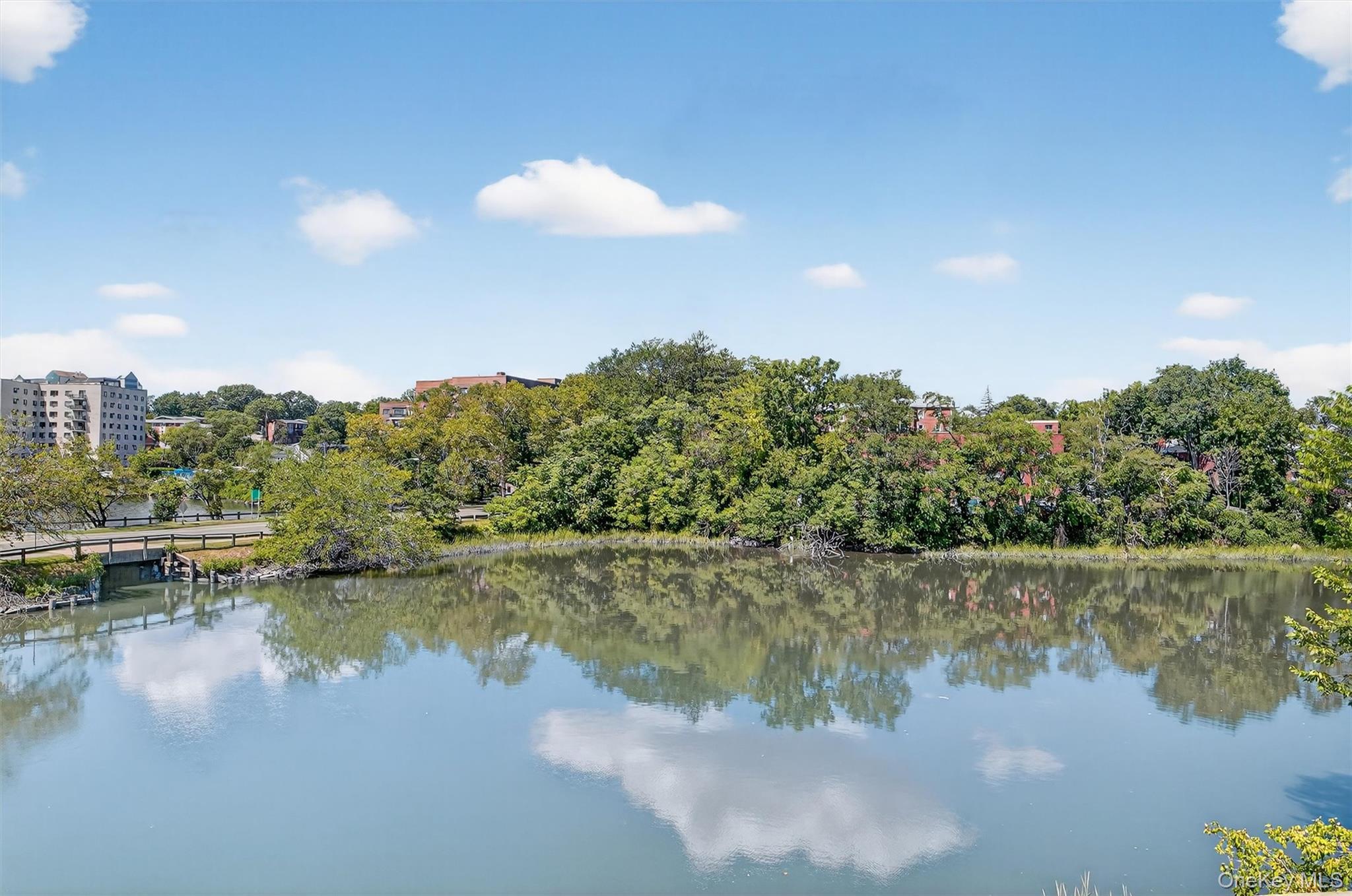 37 Harbor Lane # 2A, New Rochelle, NY 10805