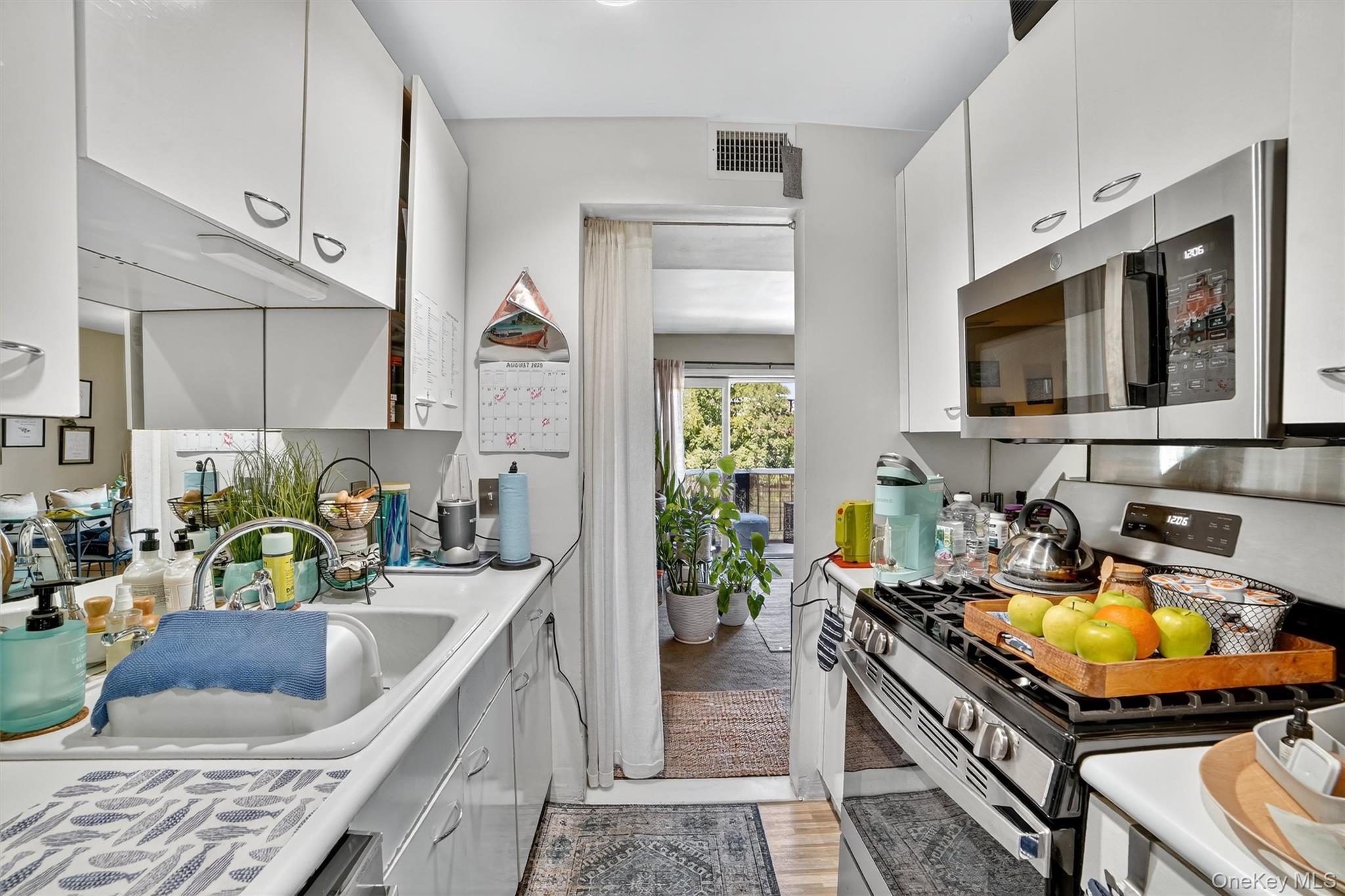 37 Harbor Lane # 2A, New Rochelle, NY 10805