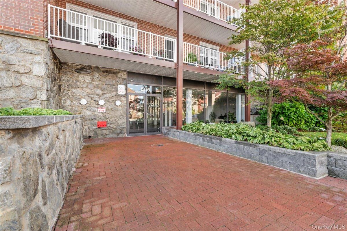 666 Shore Road # 3A, Long Beach, NY 11561